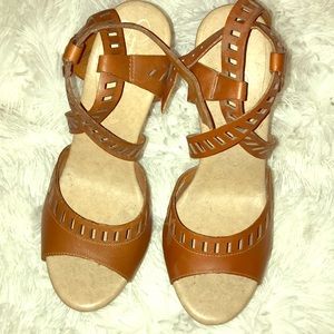 Jessica Simpson sandal pumps